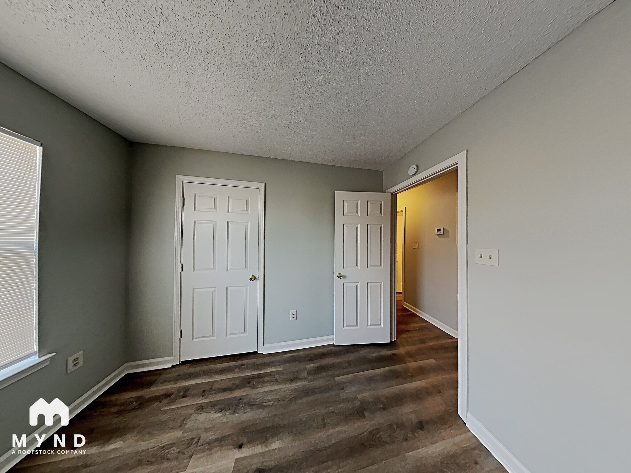 Building Photo - 724 Stuckert Dr