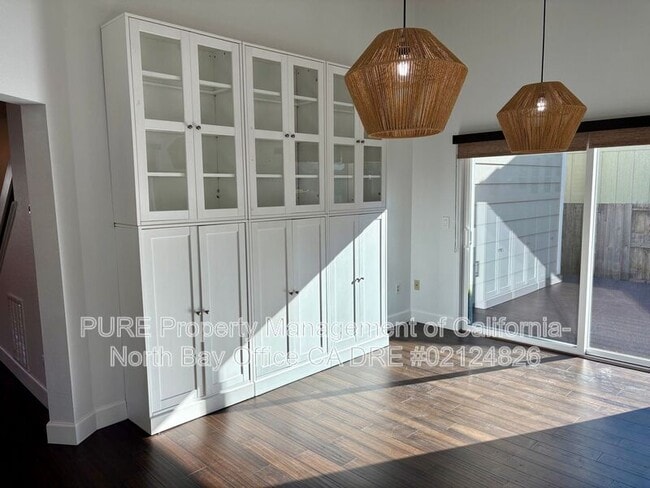 Building Photo - 104 Banff Way