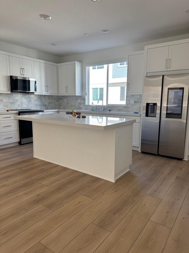 Building Photo - 14350 Savannah Ct