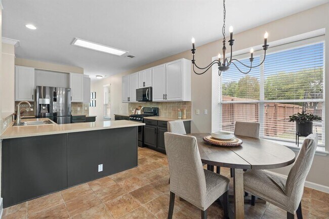 Building Photo - 154 Larch Cove