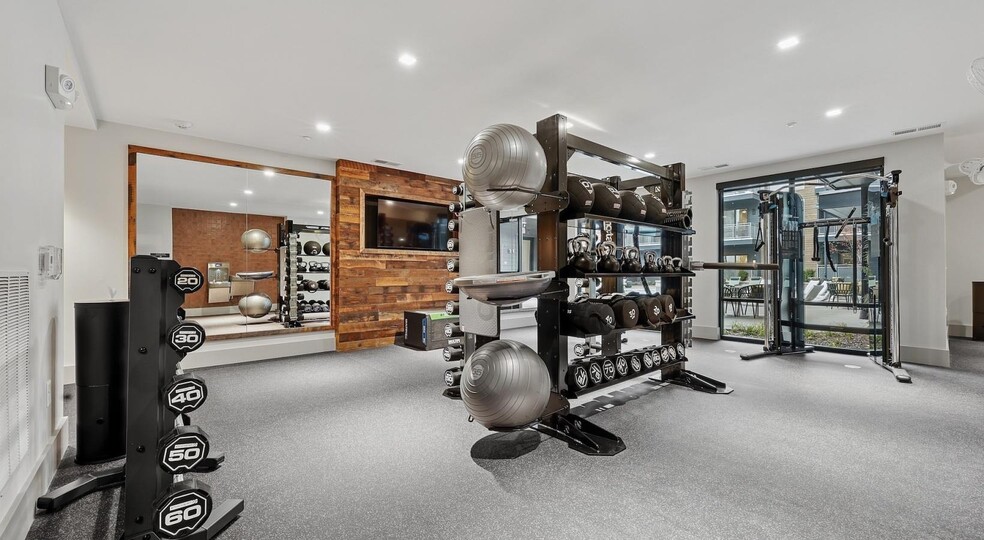 Building Photo - 1310 Hillside Ave