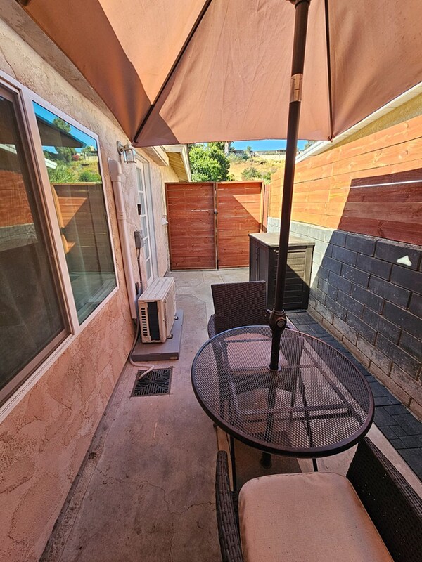 Building Photo - 6339 Jeff St