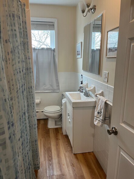 Building Photo - 511 Stanwood St