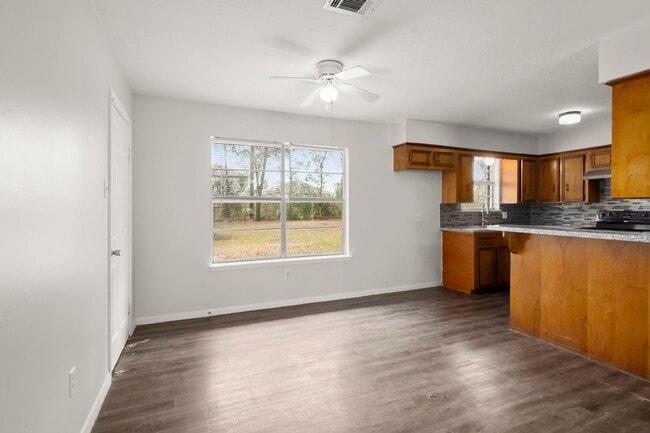 Building Photo - 3699 Piney Point Rd