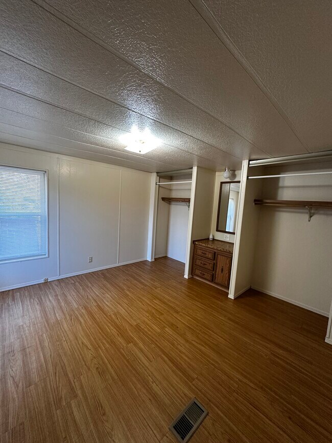 Building Photo - 2020 U.A. Avenue Emmett