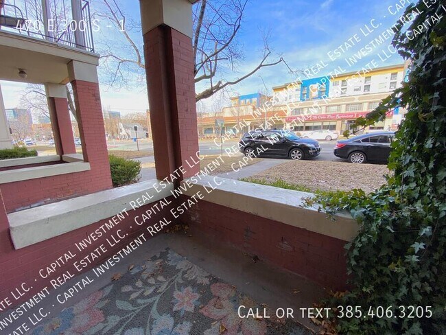 Building Photo - 470 E 300 S
