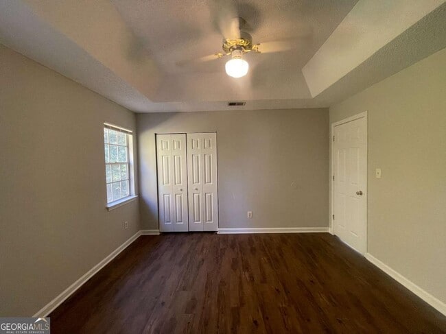 Building Photo - 6387 Seths Way