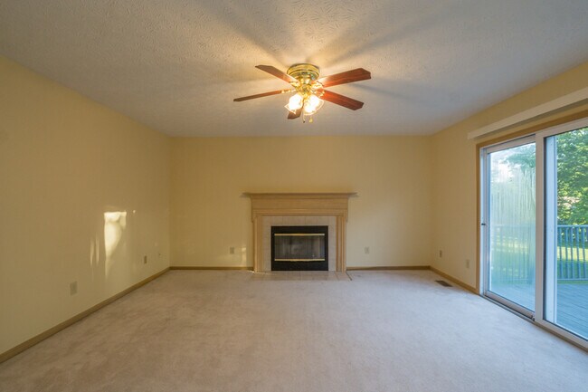 Building Photo - 6657 Delburn Ct
