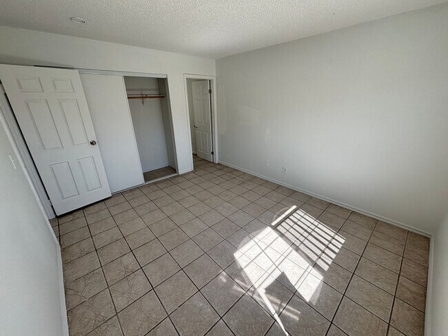 Building Photo - 2185 Exeter Dr