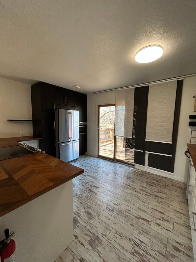 Building Photo - Stunning 4 BR/2 BA Morrison Home!!