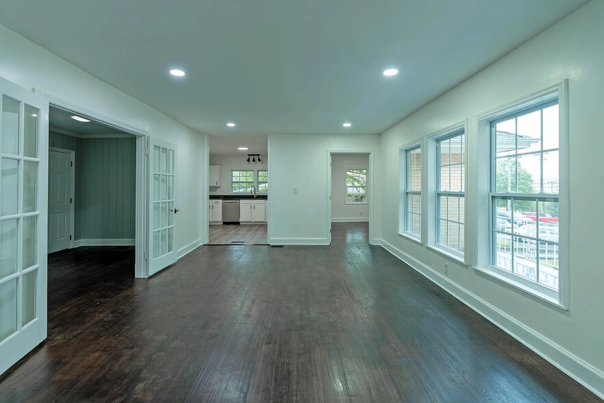 Building Photo - 808 Glenwood Dr