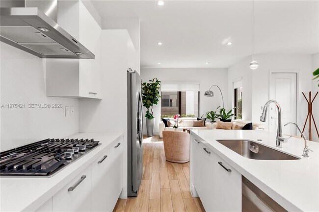 Building Photo - 4301 NW 81st Ct