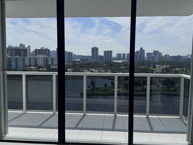 Building Photo - 3625 N Country Club Dr