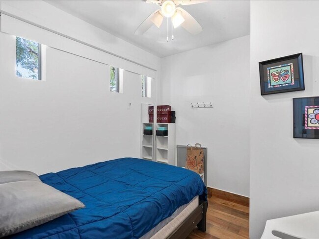 Building Photo - 3917 S Le Jeune Rd