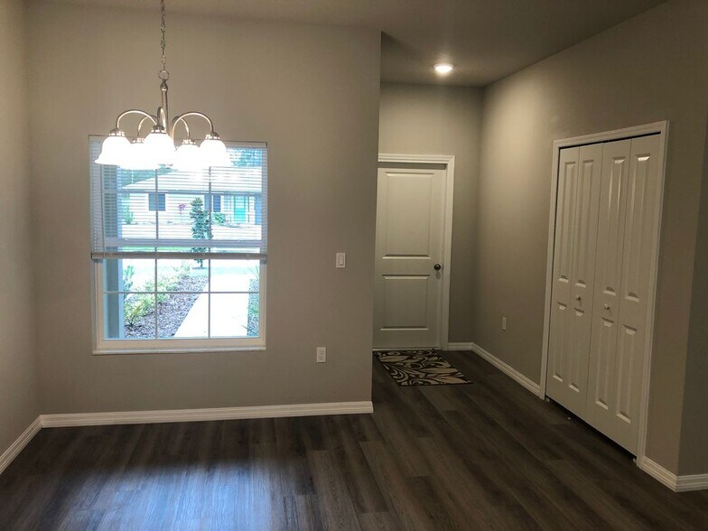 Building Photo - 35 Wood Arbor Ln