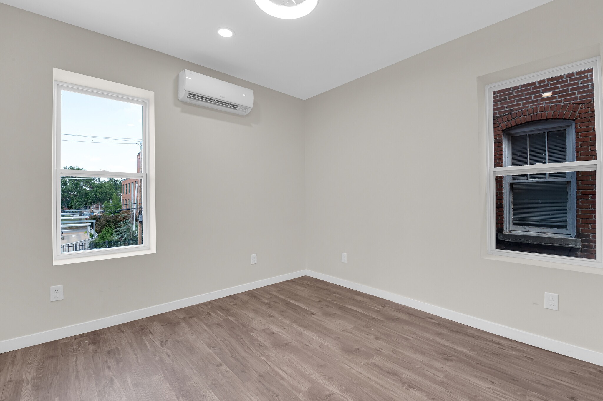 Building Photo - 6309 Delmar Blvd