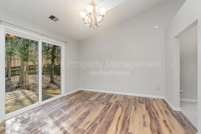 Building Photo - 11100 Deerpath Ct