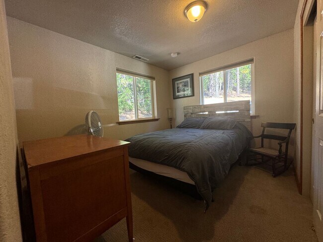 Building Photo - 3992 CA-147