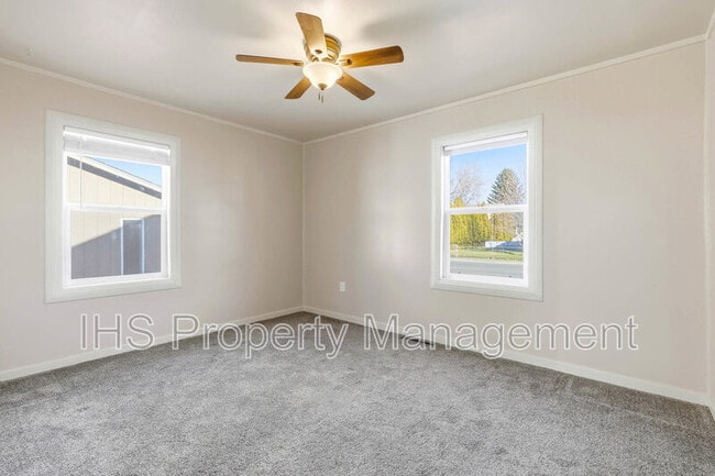 Building Photo - 1107 Thayer Dr