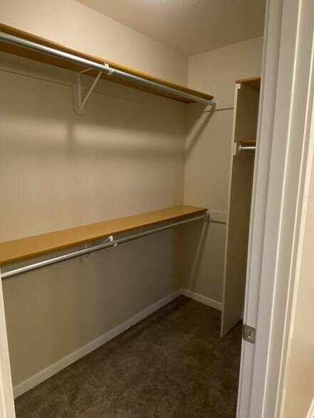 Master Closet - 978 Kate Ave