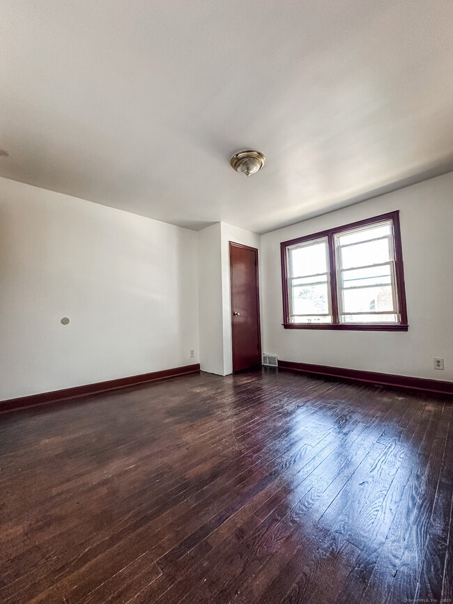 Building Photo - 264 Wilmot Ave