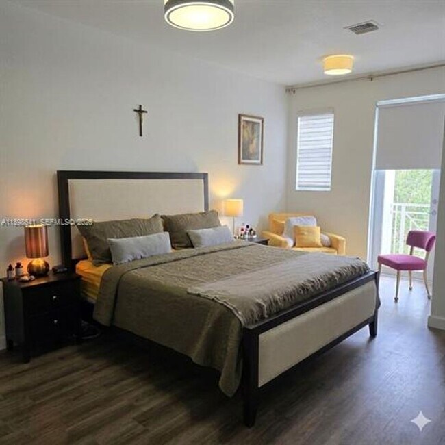 Building Photo - 7406 NW 108th Path