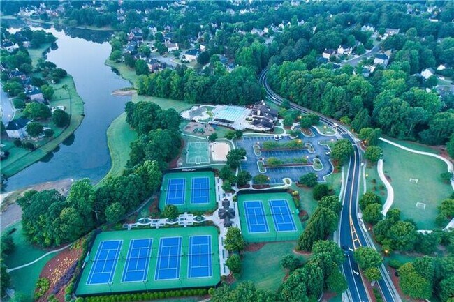 Building Photo - House 4 Beds 2 Baths