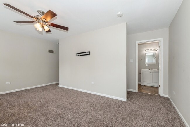 Building Photo - 21429 S 80th Ave