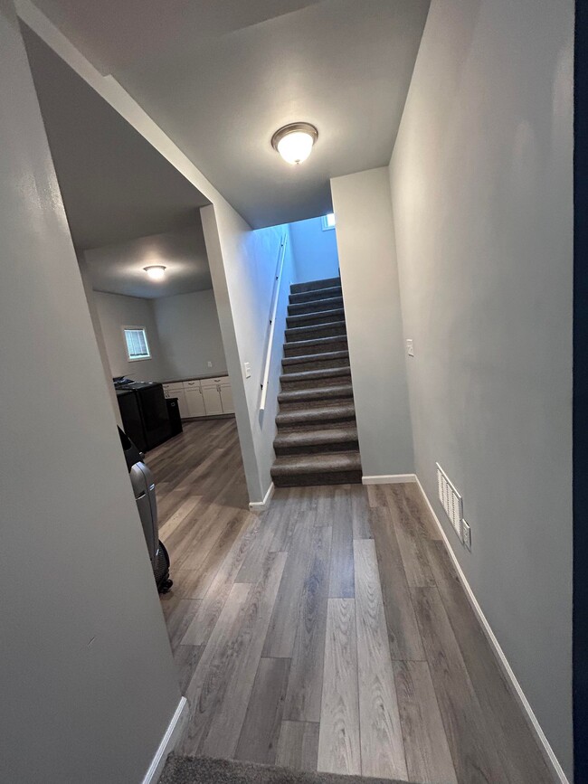 Building Photo - 2757 Dekalb St