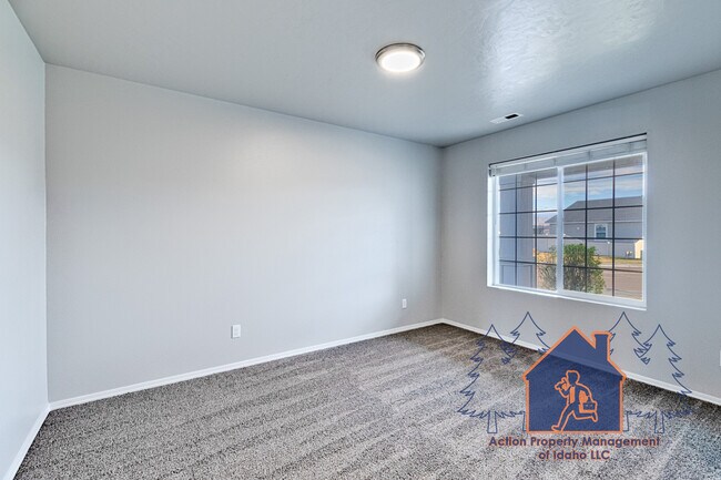 Building Photo - 3181 Saratov Ave