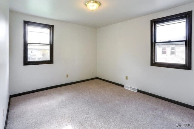 Building Photo - 22 W Summerset Ln