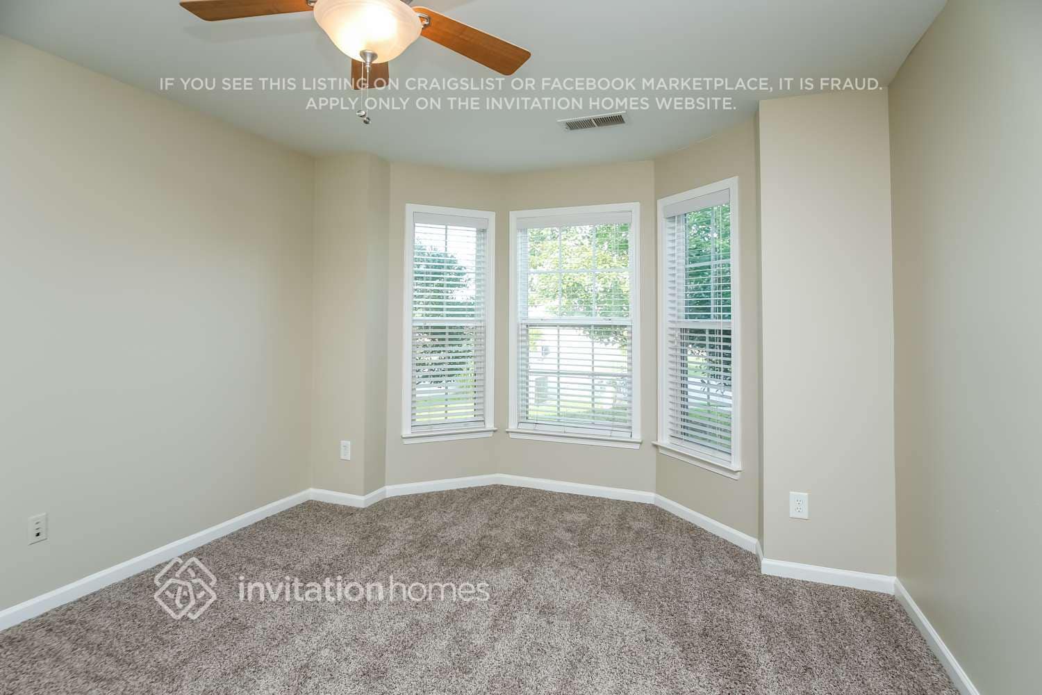 Building Photo - 1029 S Creek Dr