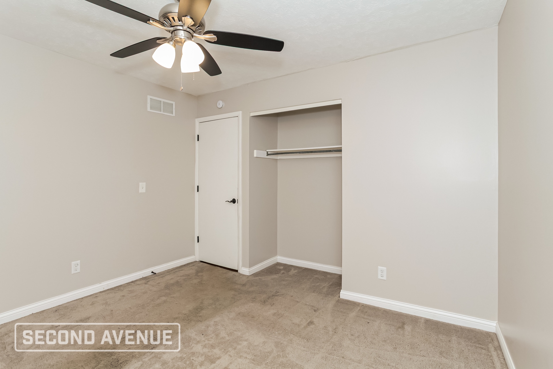 Building Photo - 4384 Mt Alverno Rd