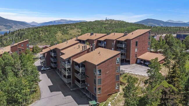 Building Photo - Winter Rental- Updated and quiet 2 bedroom...