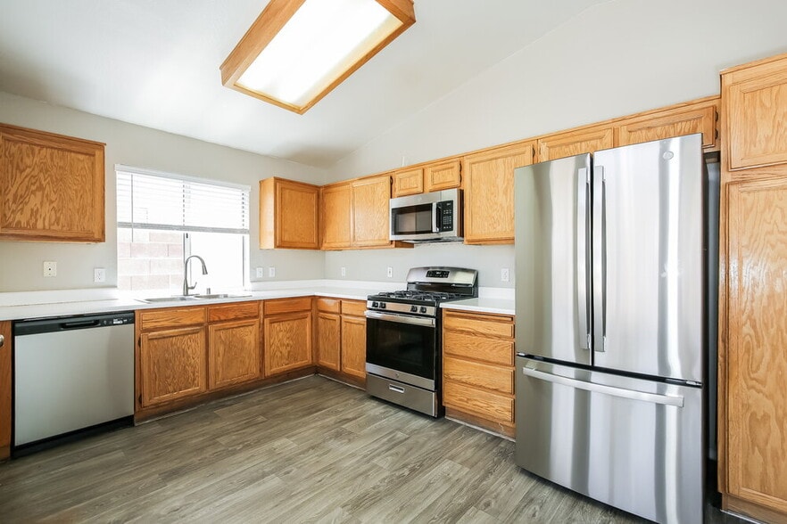 Building Photo - 1724 Villa Vista Way
