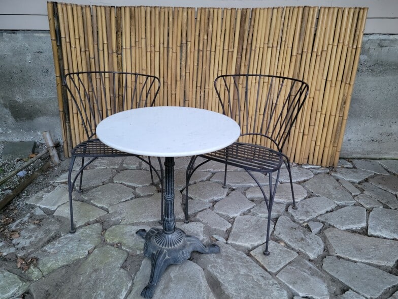 your private covered outdoor table/ zen garden view - 611 Lake Washington Blvd E