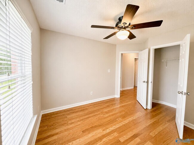 Building Photo - 115 Bremerton Dr SW