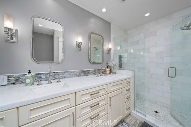 Building Photo - 531 De Anza Dr
