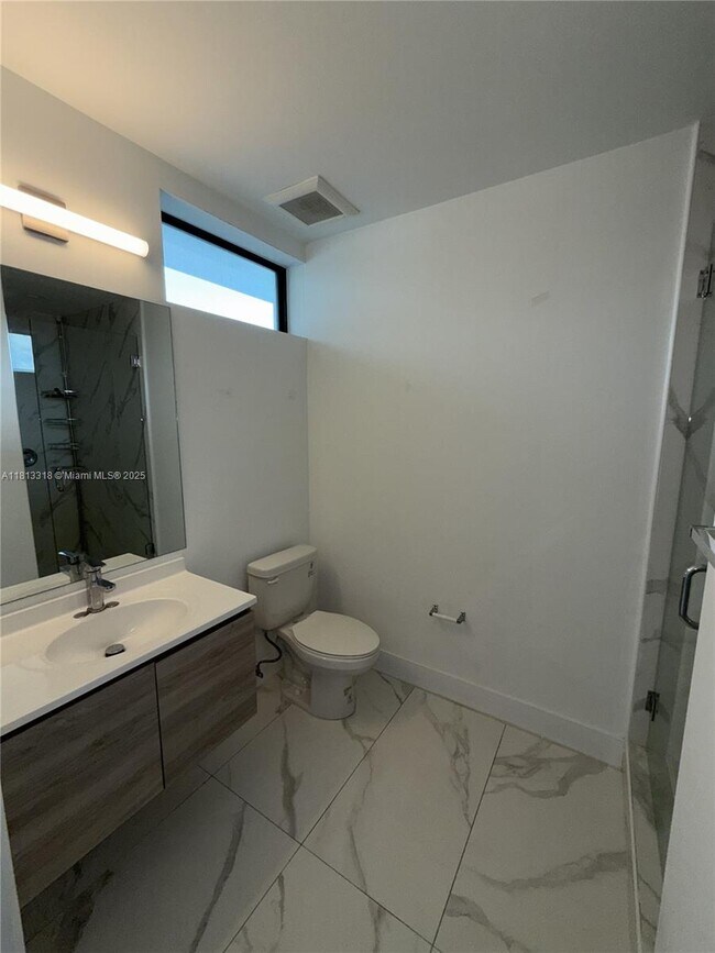Building Photo - 4100 SW 64th Ave