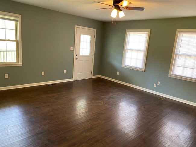 Building Photo - 4008 Knud Dr