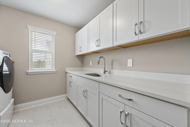 Building Photo - 205 Seaside Vis Ct