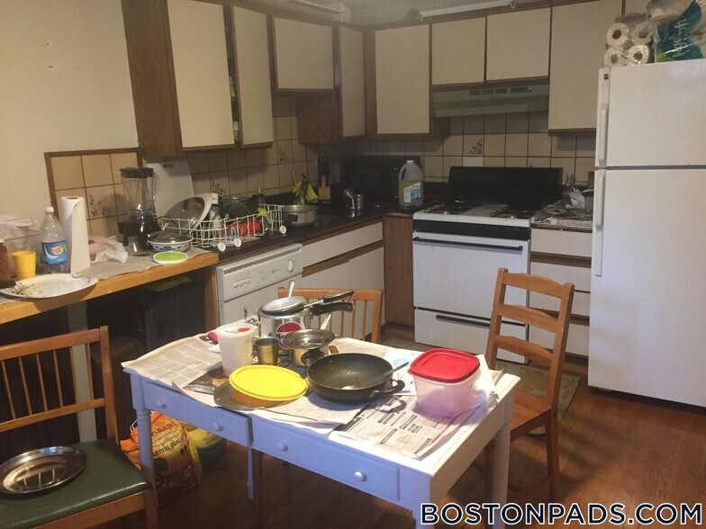 Building Photo - 58 Queensberry St