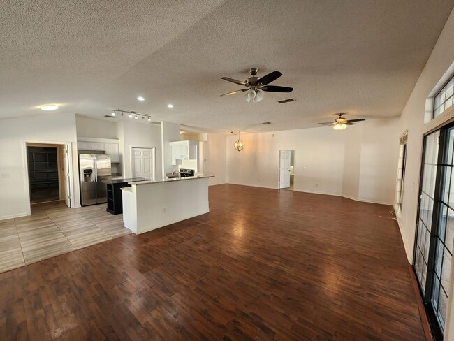 Building Photo - ***TWO WEEKS FREE*** Beautiful 4 bedroom 2 bath Home