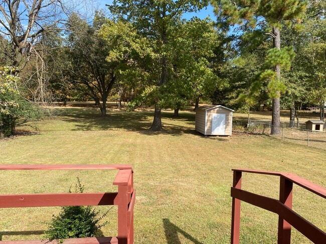 Building Photo - Park like setting in the city