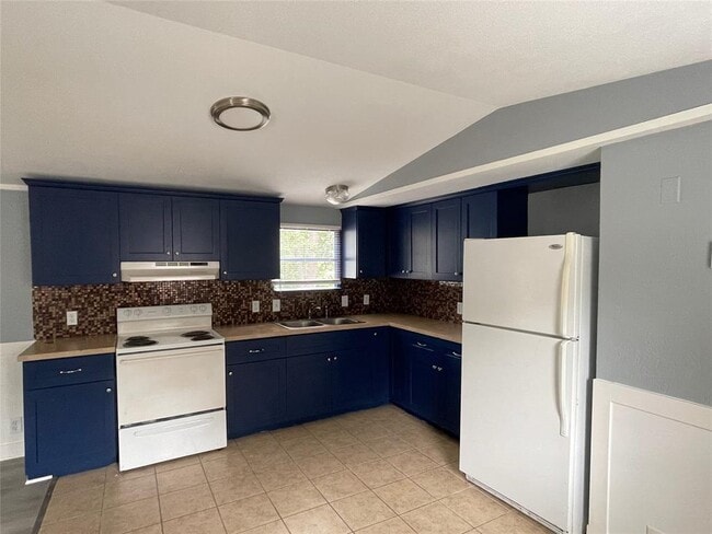 Building Photo - 13328 Brigadier Dr