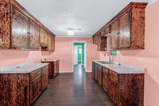 Building Photo - 207 S Temple St