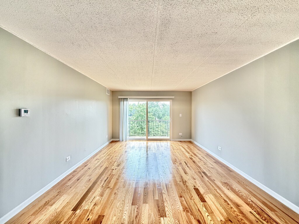 Building Photo - 525 N Quentin Rd
