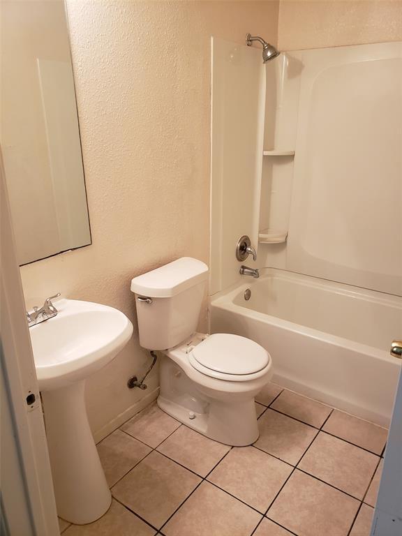 Building Photo - 2218 Katy Ln