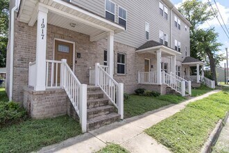 Building Photo - MOVE IN READY 3 Bedroom!