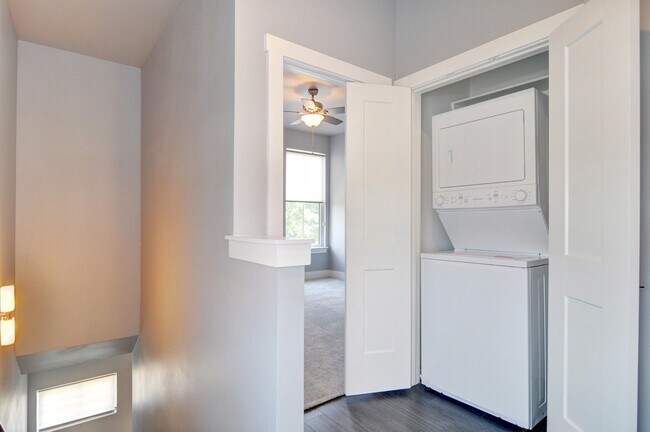 Building Photo - 2514 Forest Park Blvd